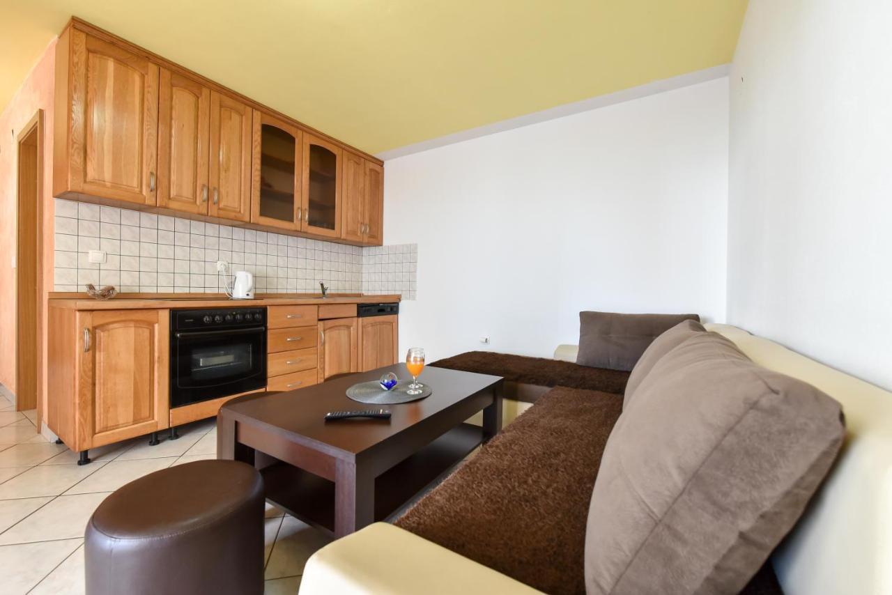 Apartments Krepo Vir Eksteriør billede