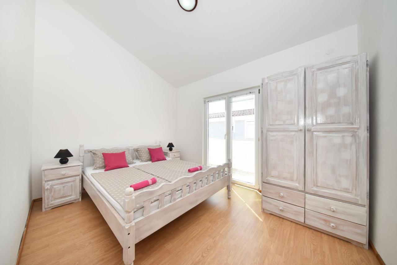 Apartments Krepo Vir Eksteriør billede