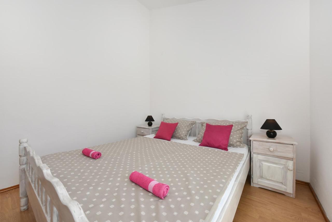 Apartments Krepo Vir Eksteriør billede