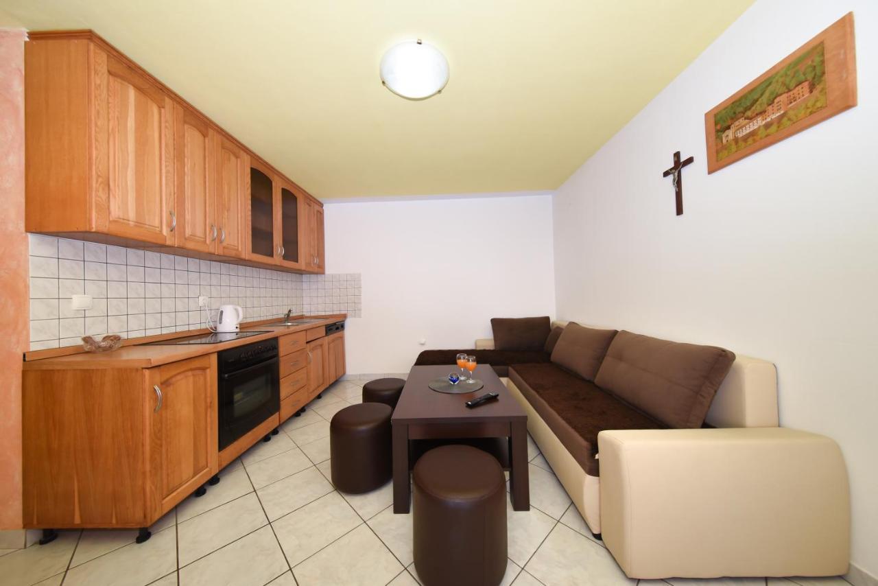 Apartments Krepo Vir Eksteriør billede