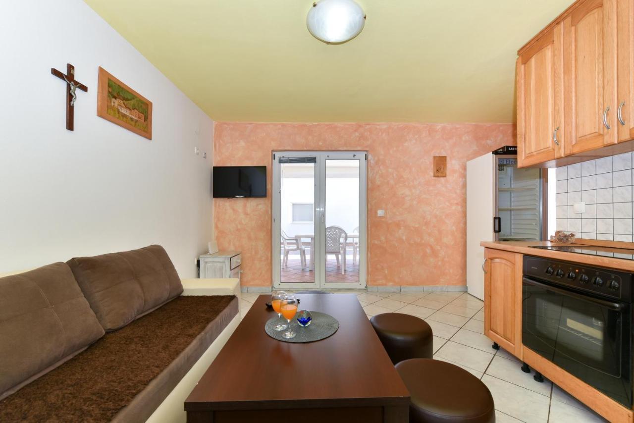 Apartments Krepo Vir Eksteriør billede