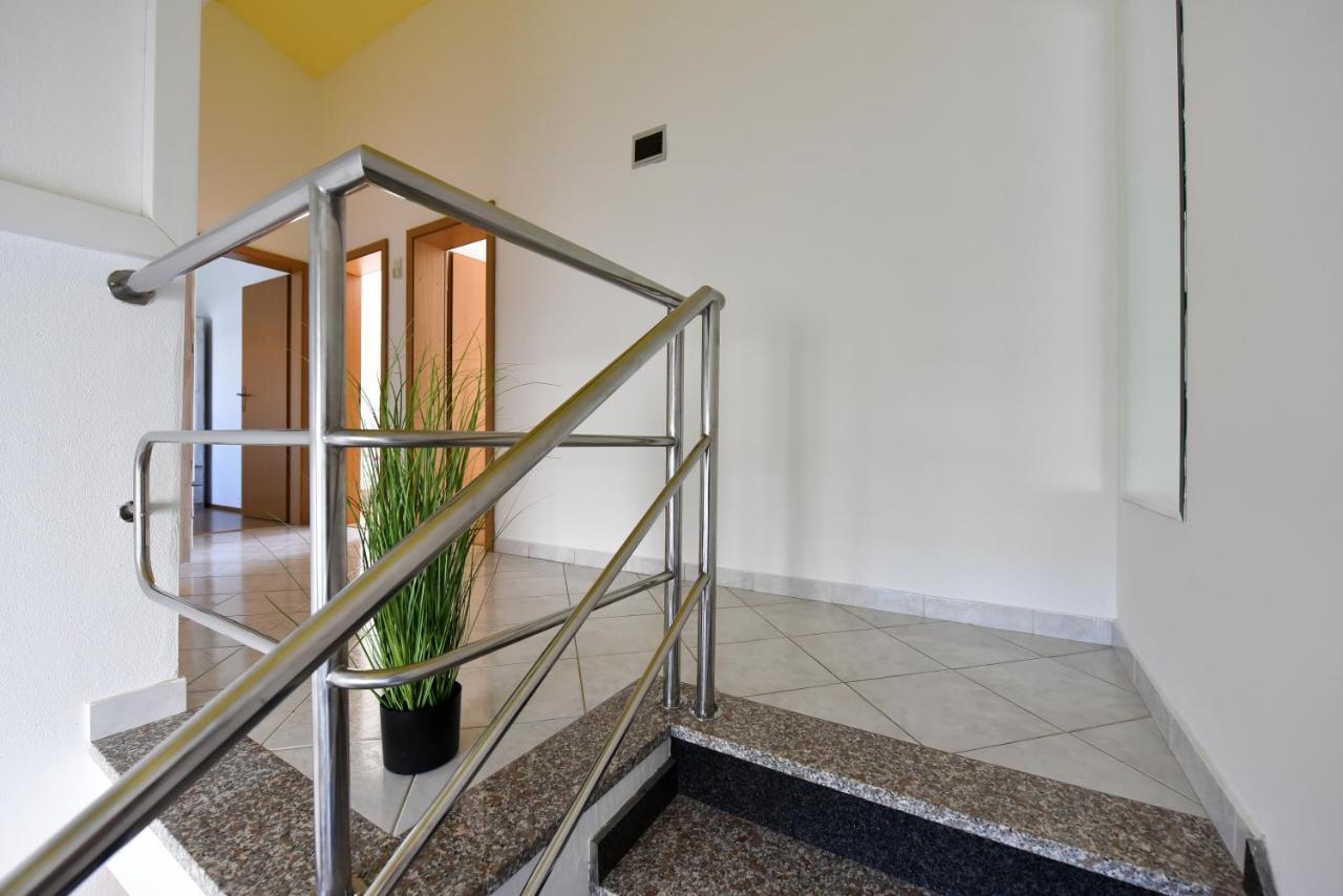 Apartments Krepo Vir Eksteriør billede